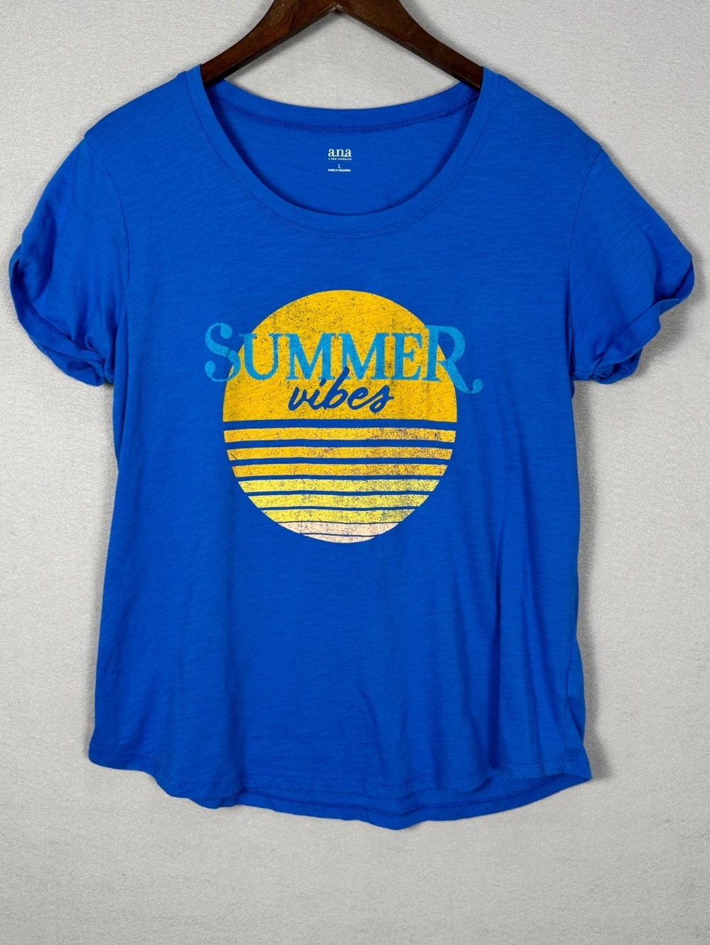 ana Women's Large Blue Graphic T-Shirt Summer Vibes